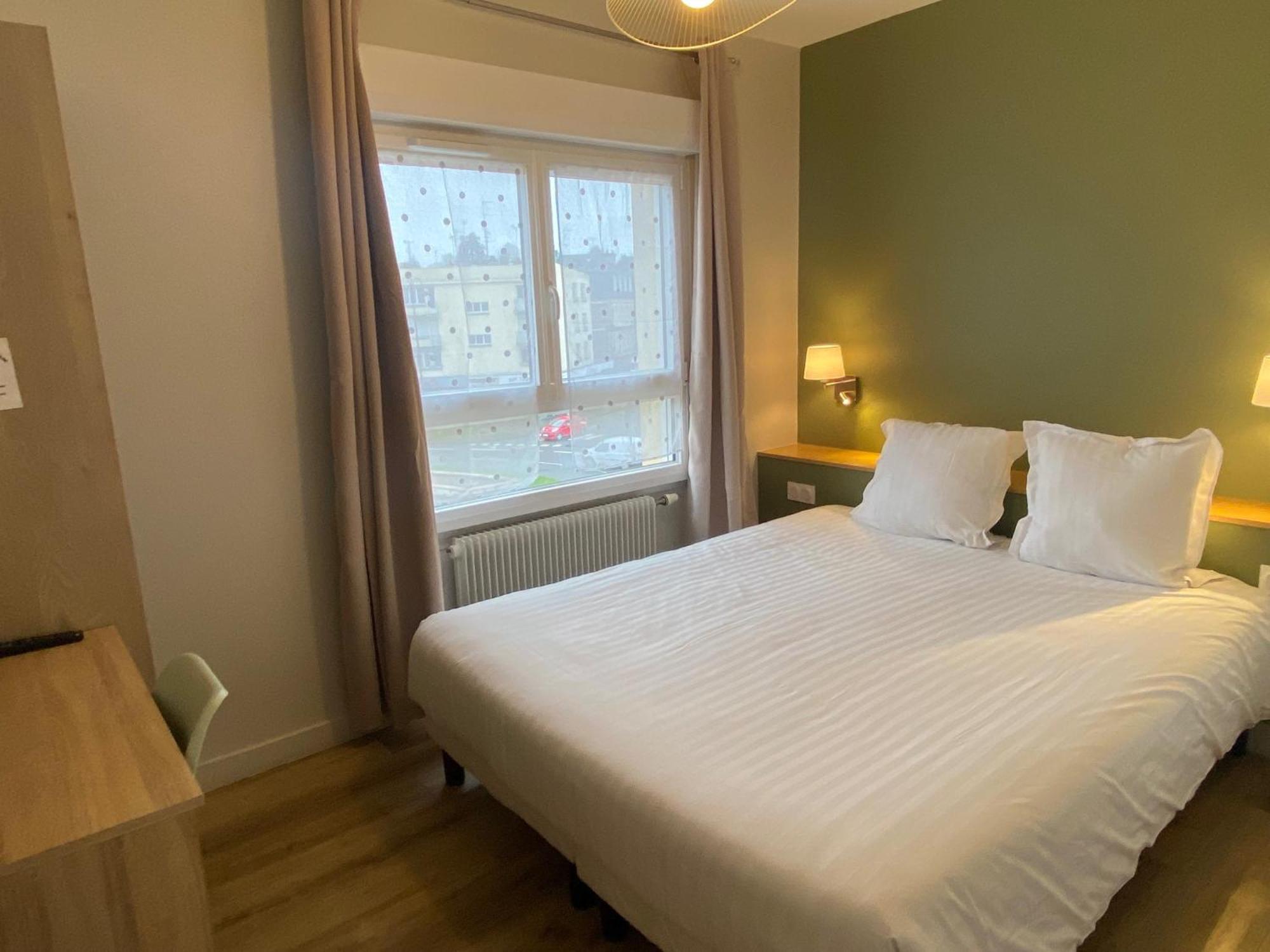 Hotel De Bretagne Fougeres Exterior photo